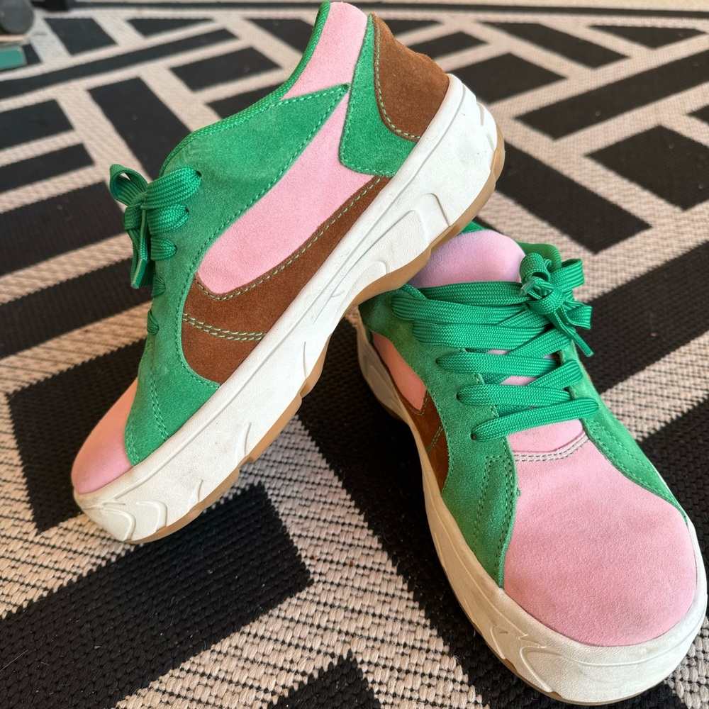 NWOT Nordstrom rack preppy/punk pink and green sneakers